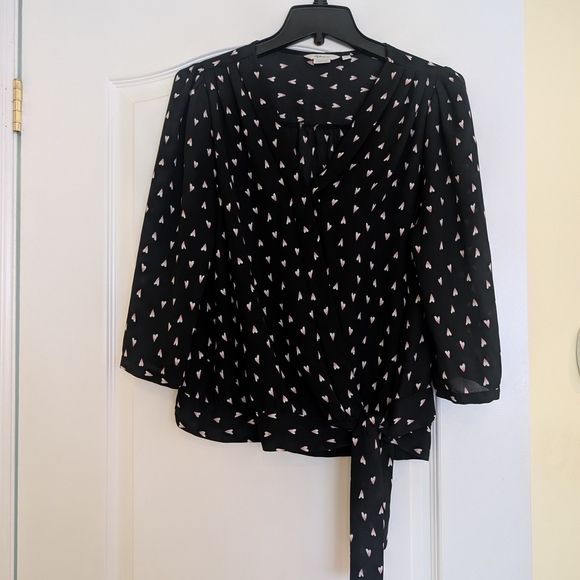 Reitmans Size Medium Black Blouse with White And Pink Hearts - Picture 2 of 7